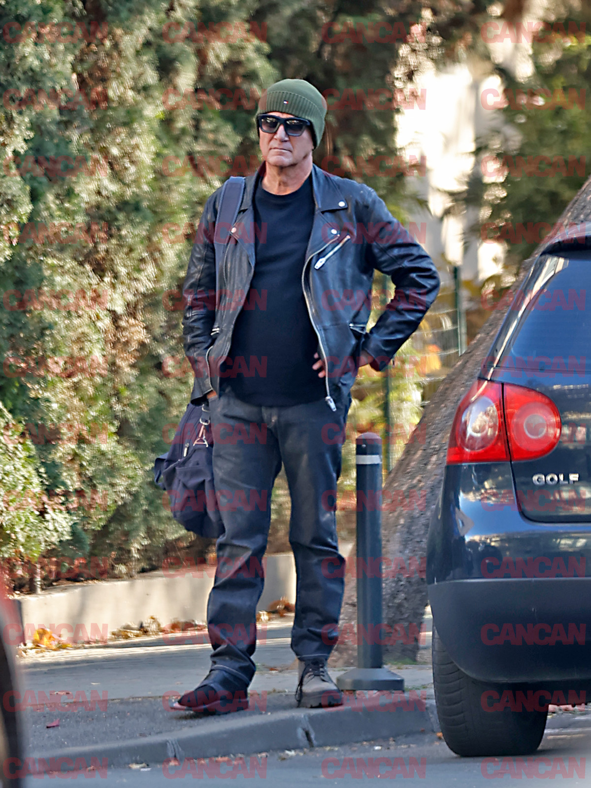 Dan Bittman și-a așteptat colegii de trupă! Solistul a atras, din nou, priviri