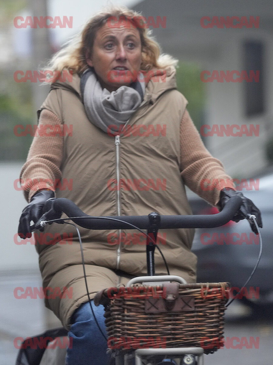 Mama lui Vlad Pascu, șoferul drogat care a ucis doi tineri, face slalom pe bicicletă printre mașini