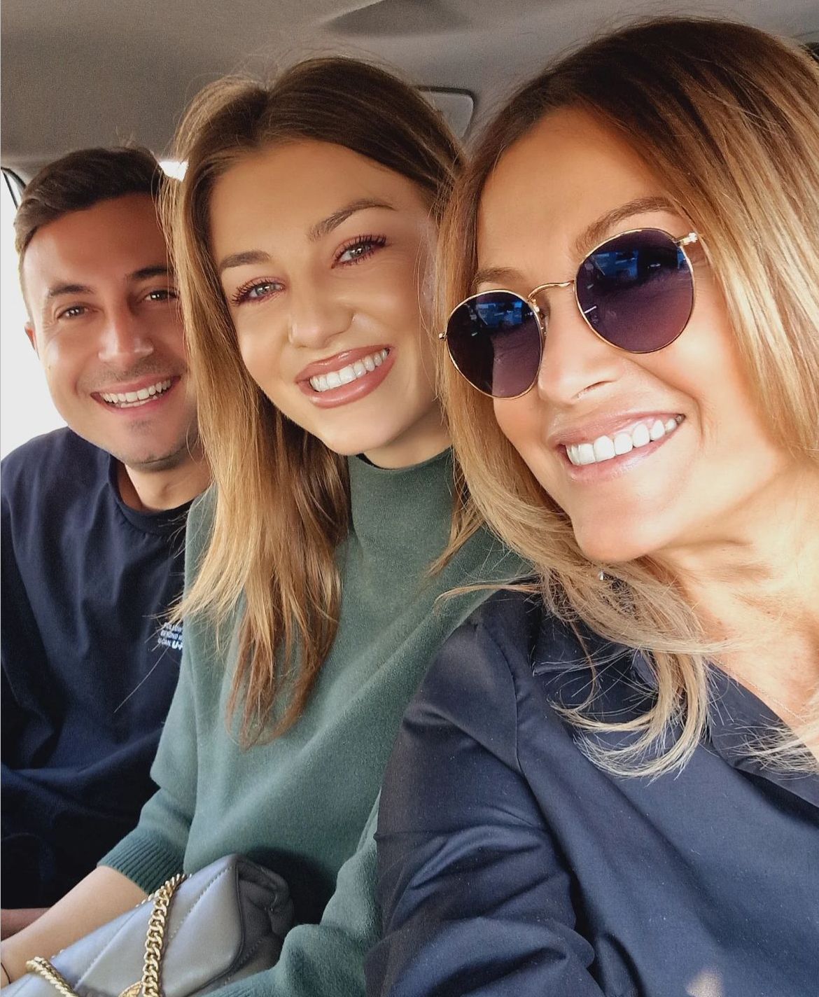 Anca Țurcașiu cu Valentin și Codruț Sanfira
