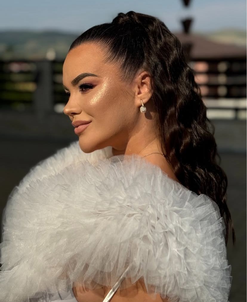 Carmen de la Sălciua, relație specială cu bunica sa. (sursă - instagram.com)