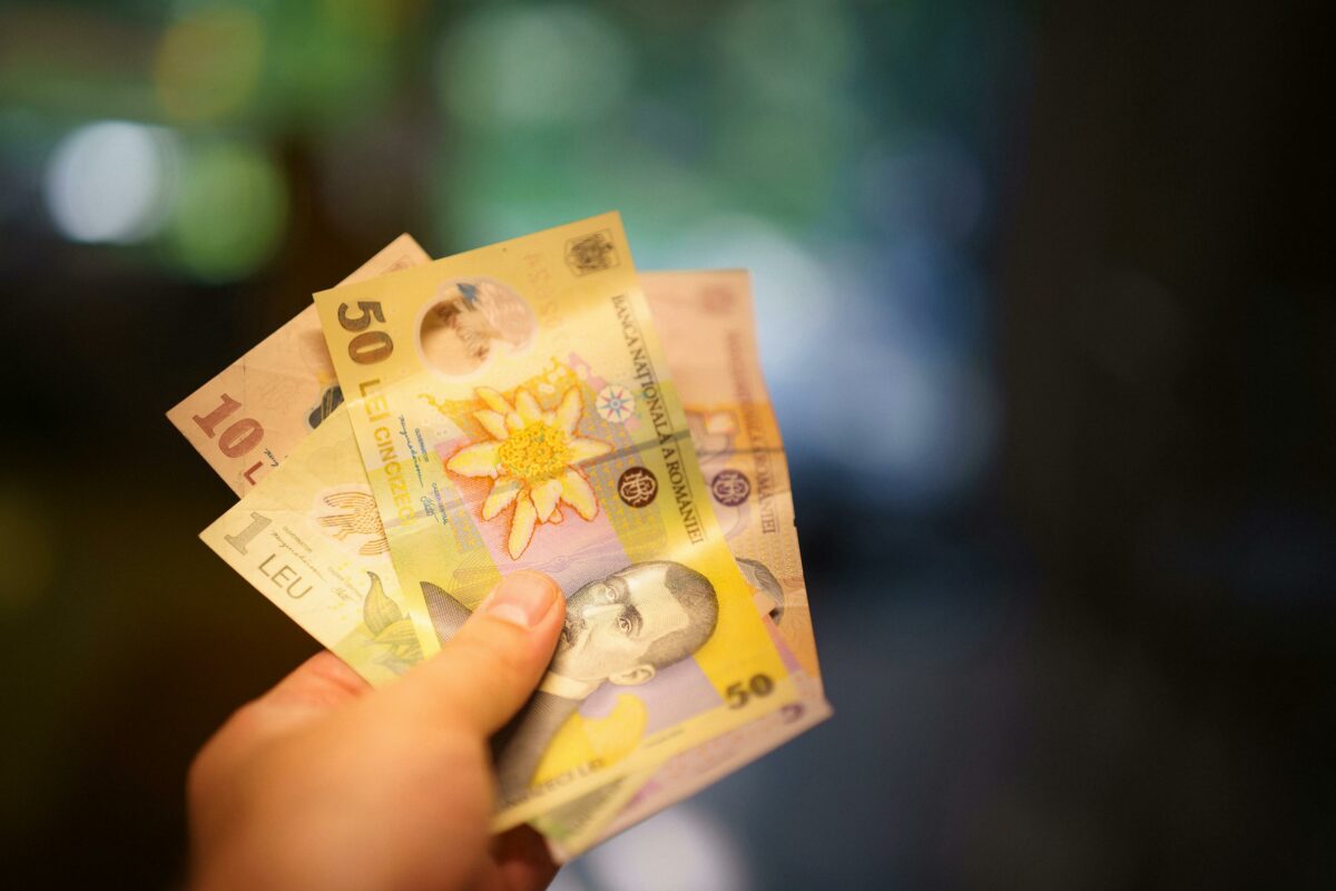 Se dau 500 de lei pentru acești copii. Cine se încadrează, potrivit lui Marcel Boloş
