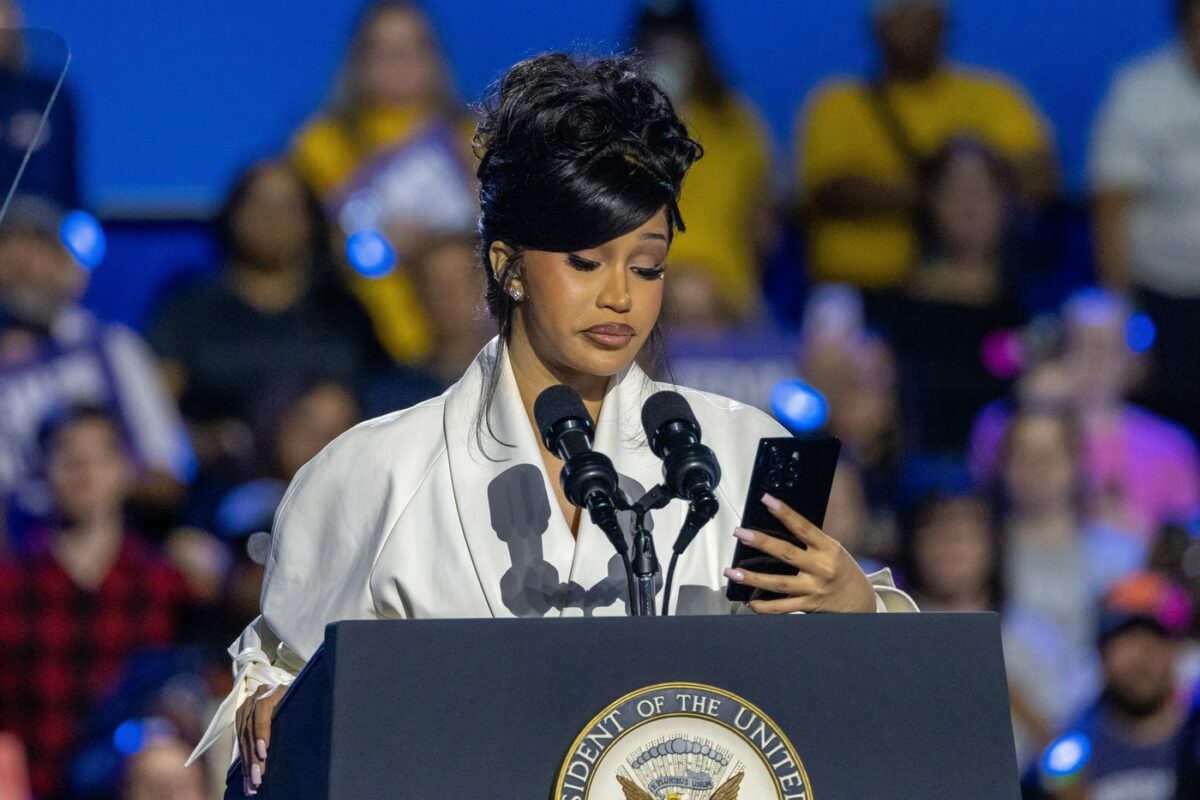 Imagine Stire Cardi B, gafă de proporții după alegerile din SUA. „De asta unor state li se întâmplă să…” | 2review.ro