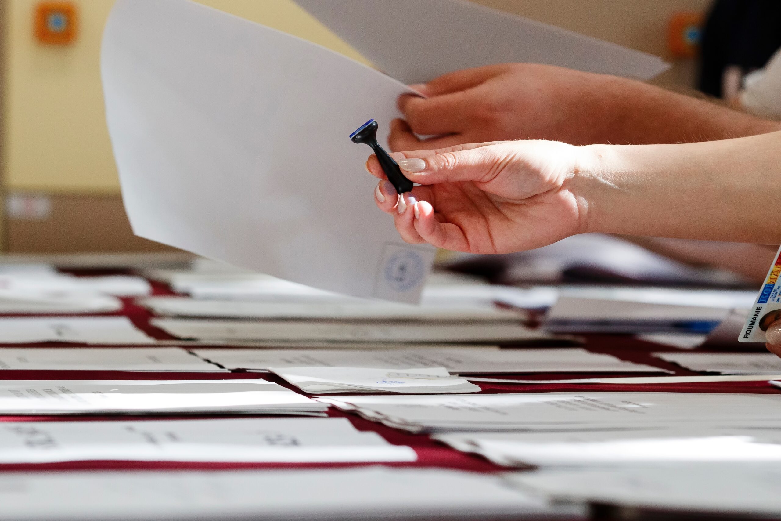 ALEGERI PREZIDENȚIALE 2024. Votul a început în diaspora, cu alegătorii