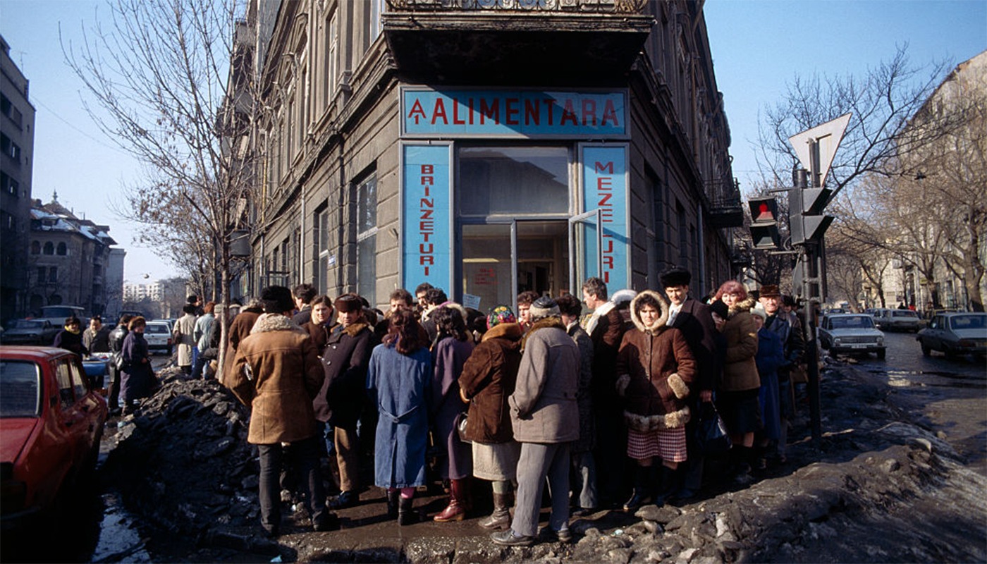 Câte ouă și câte grame de carne PE LUNĂ aveau voie românii să mănânce pe vremea comunismului. Totul se dădea pe cartelă Câte ouă și câte grame de carne PE LUNĂ aveau voie românii să mănânce pe vremea comunismului. Totul se dădea pe cartelă