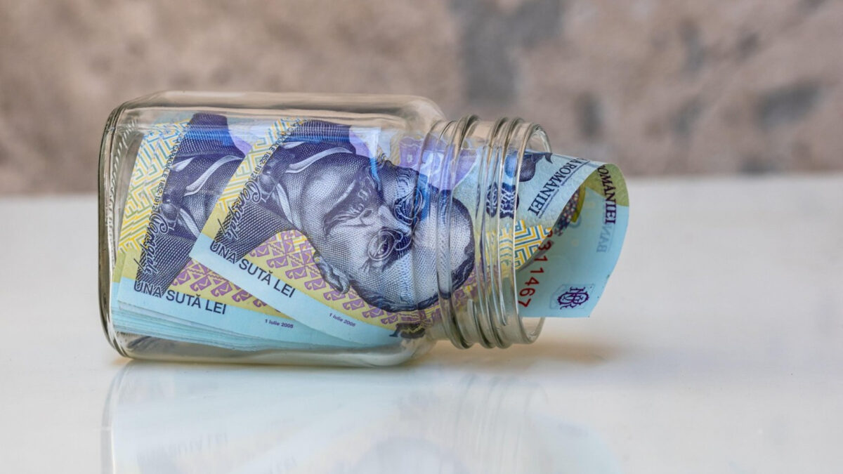 Imagine Stire Cum poți face economii de sărbători. Trucul care te ajută să rămâi cu bani de facturi | 2review.ro