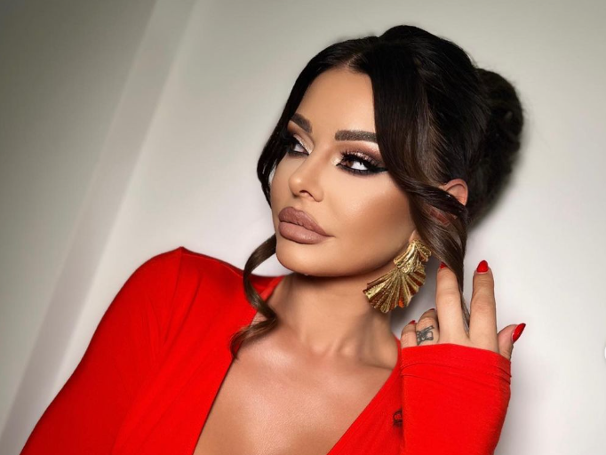 Ana Maria Mocanu și-a făcut blefaroplastie inferioară. (sursă - instagram.com)