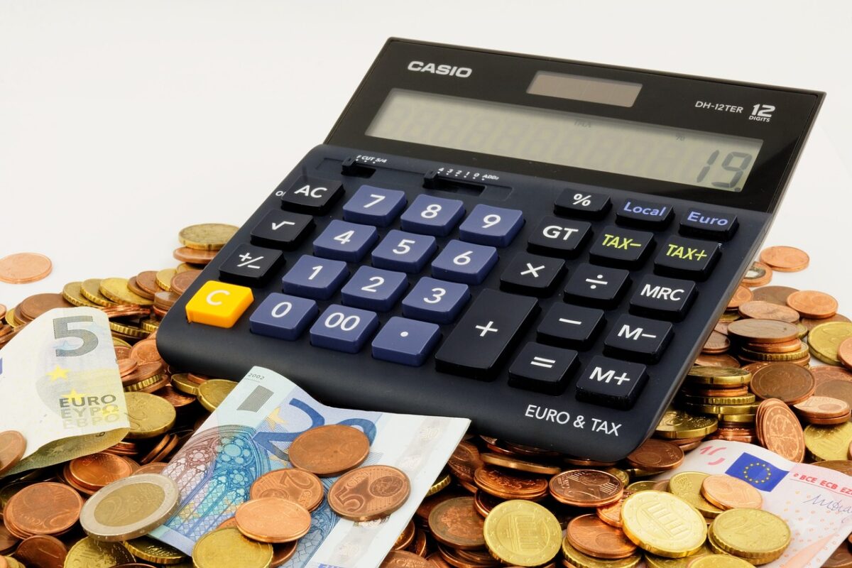 Cursul valutar ar putea exploda! Câți lei poate valora euro