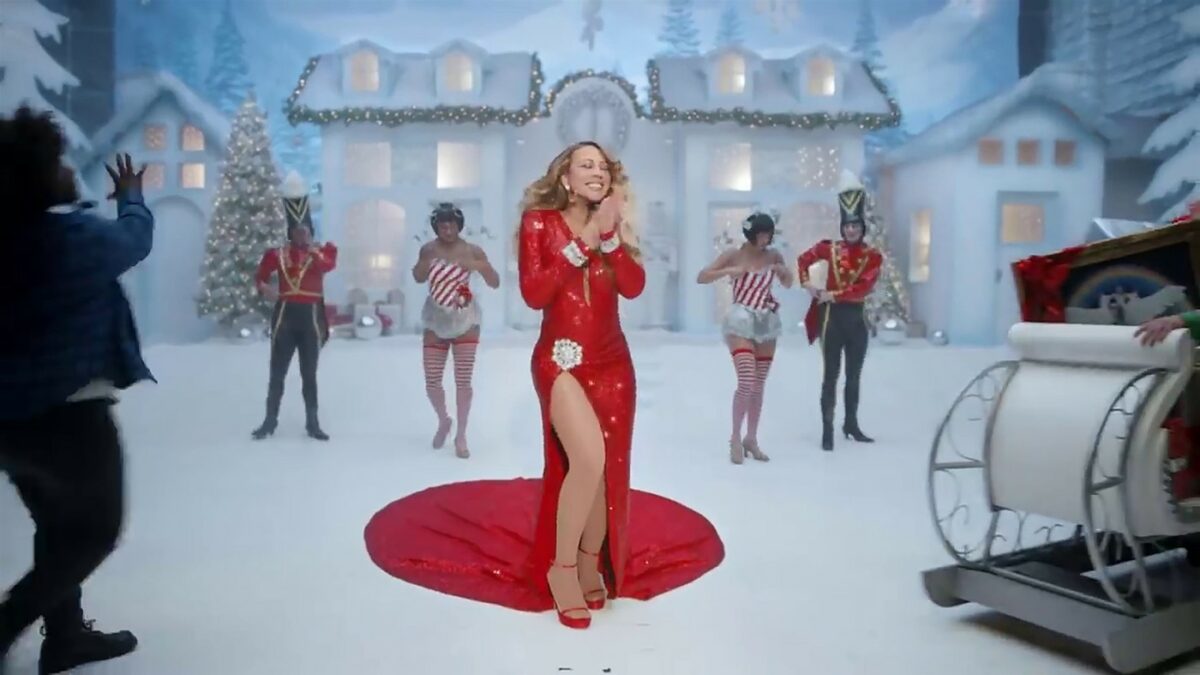 Imagine Stire Hitul care ne obsedează sărbătorile îi aduce milioane de dolari! Cum a transformat Mariah Carey un colind într-un imperiu | 2review.ro