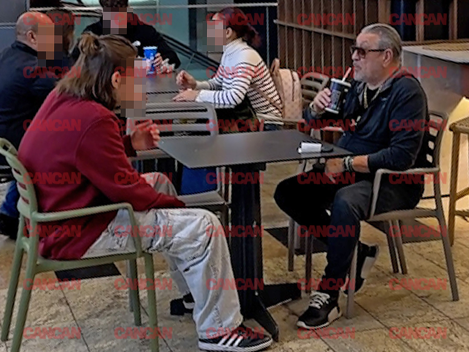 Serghei Mizil împreună cu nepotul său, înainte de plecarea la Asia Express