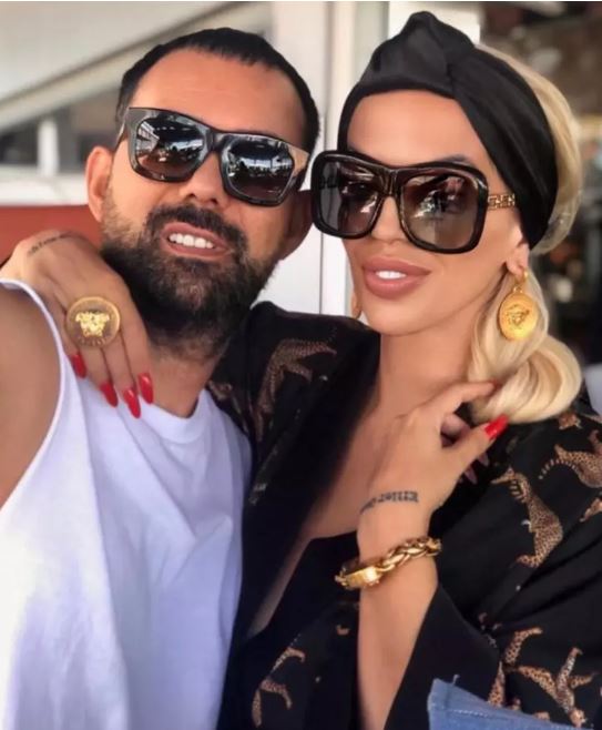 Raluca Bădulescu si Florin au fost căsătoriți 15 ani și au împreună un băiat