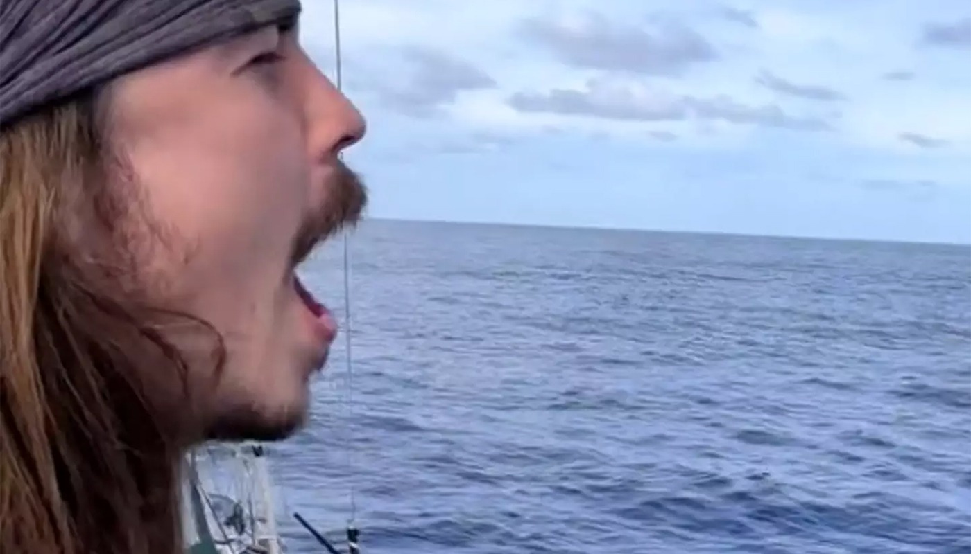 Singurul loc “mut” din lume. Profesorul din imagine l-a găsit și a testat teoria