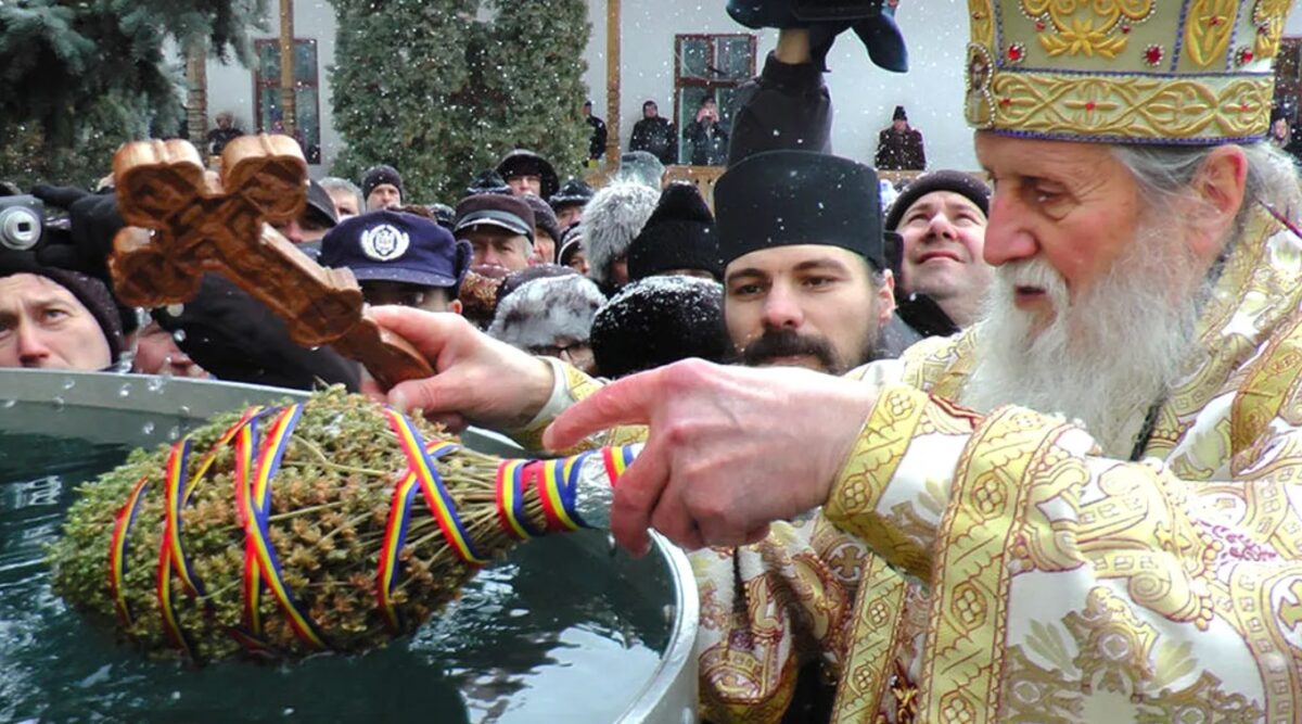 Câte zile se bea Agheasma Mare, de fapt. Cum trebuie păstrată
