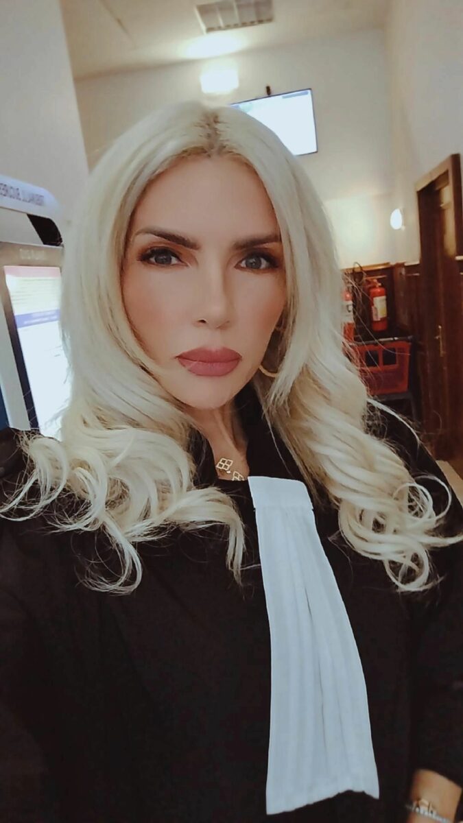 Postarea făcută de Laura Vicol. Sursă foto: Facebook