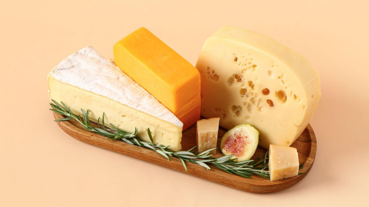 Brânză retrasă de la Mega Image! Poate conține e.coli, nu o mai consumați