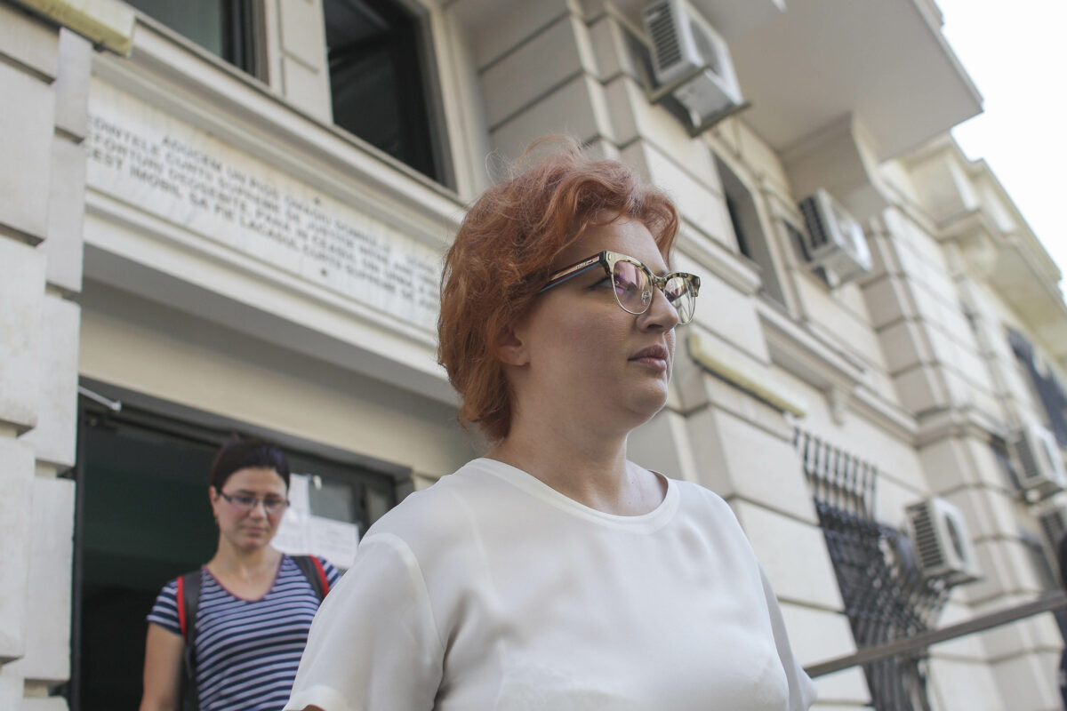 Cum arată vila Ioanei Băsescu din Snagov de MILIOANE de euro. Are o piscină și un garaj pentru șalupe