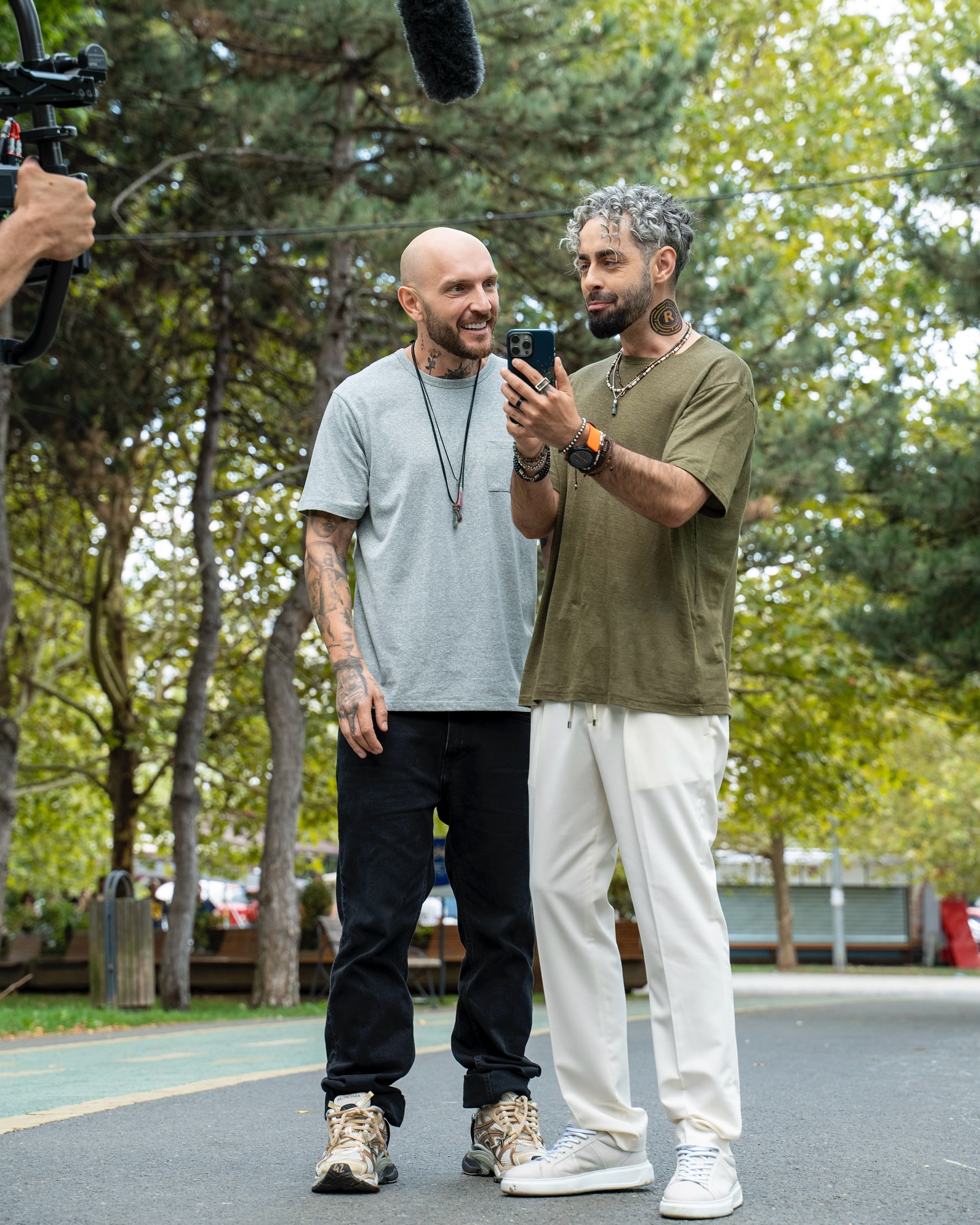 Cătălin Bordea și Radu Bucălae sunt protagonistii filmului Mentorii