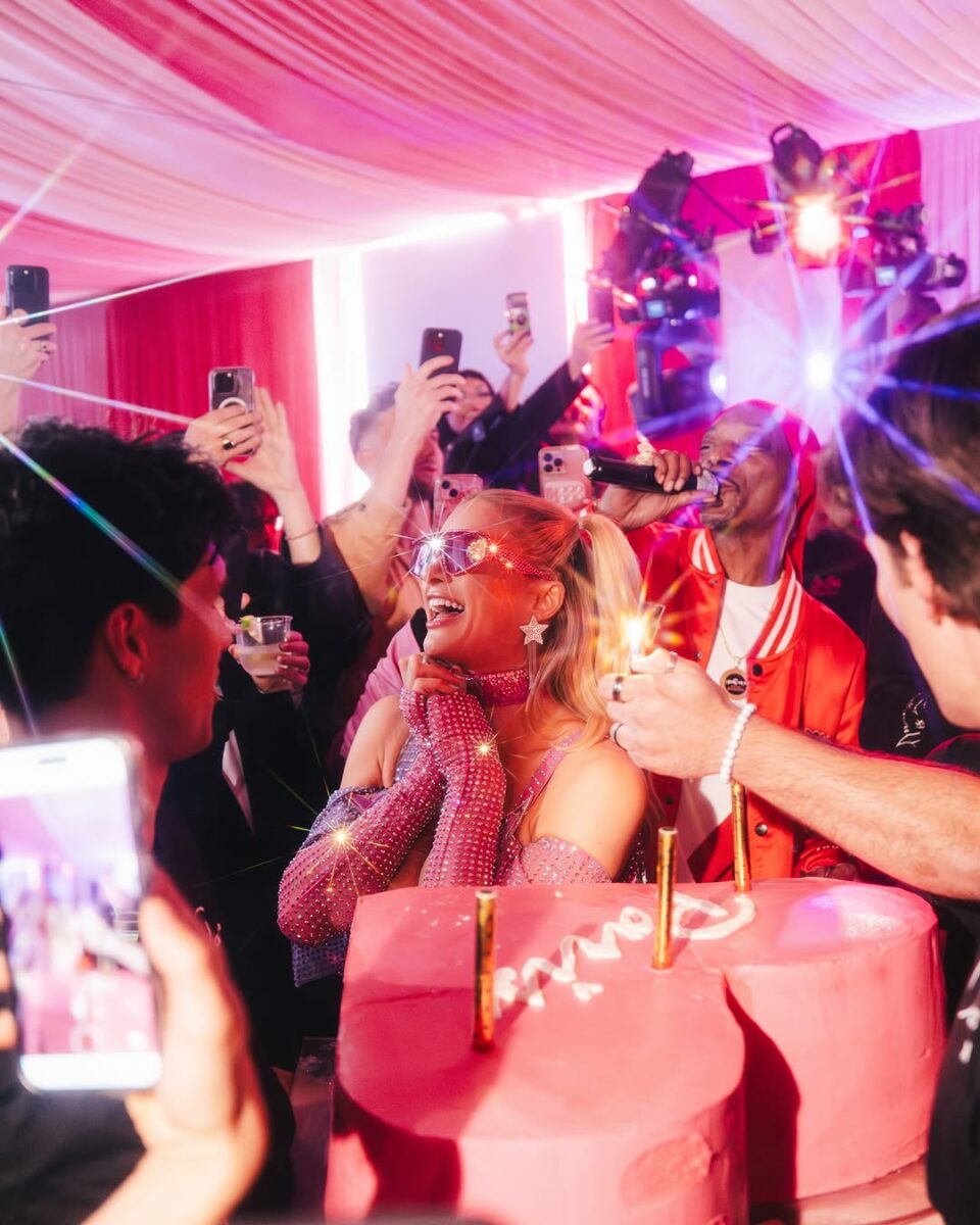 Paris Hilton, super party de ziua ei! A împlinit 44 de ani și arată BETON!