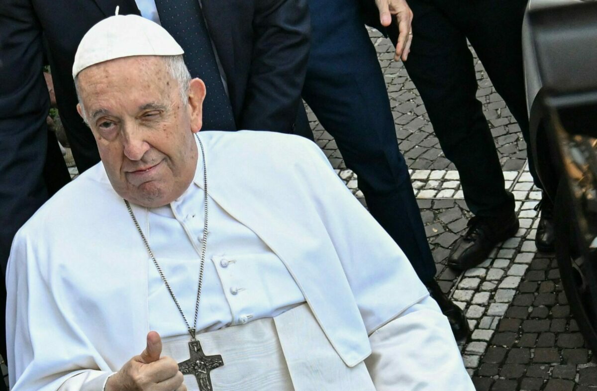 Starea de sănătate a Papei Francisc s-a înrăutățit! Ce s-a întâmplat în ultimele ore