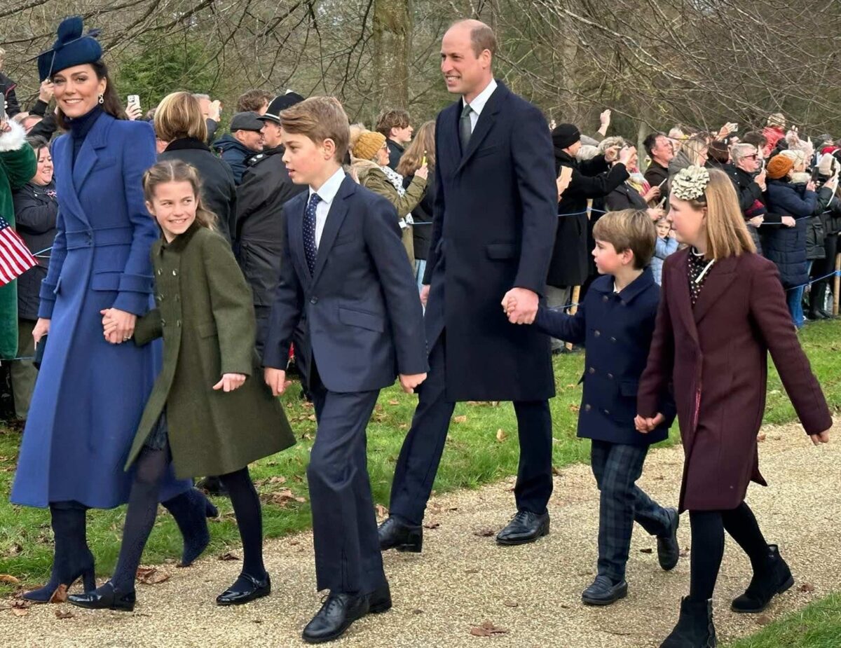 Ce face Kate Middleton cu hainele pe care copiii săi nu le mai poartă. A devenit o adevărată tradiție a Casei Regale