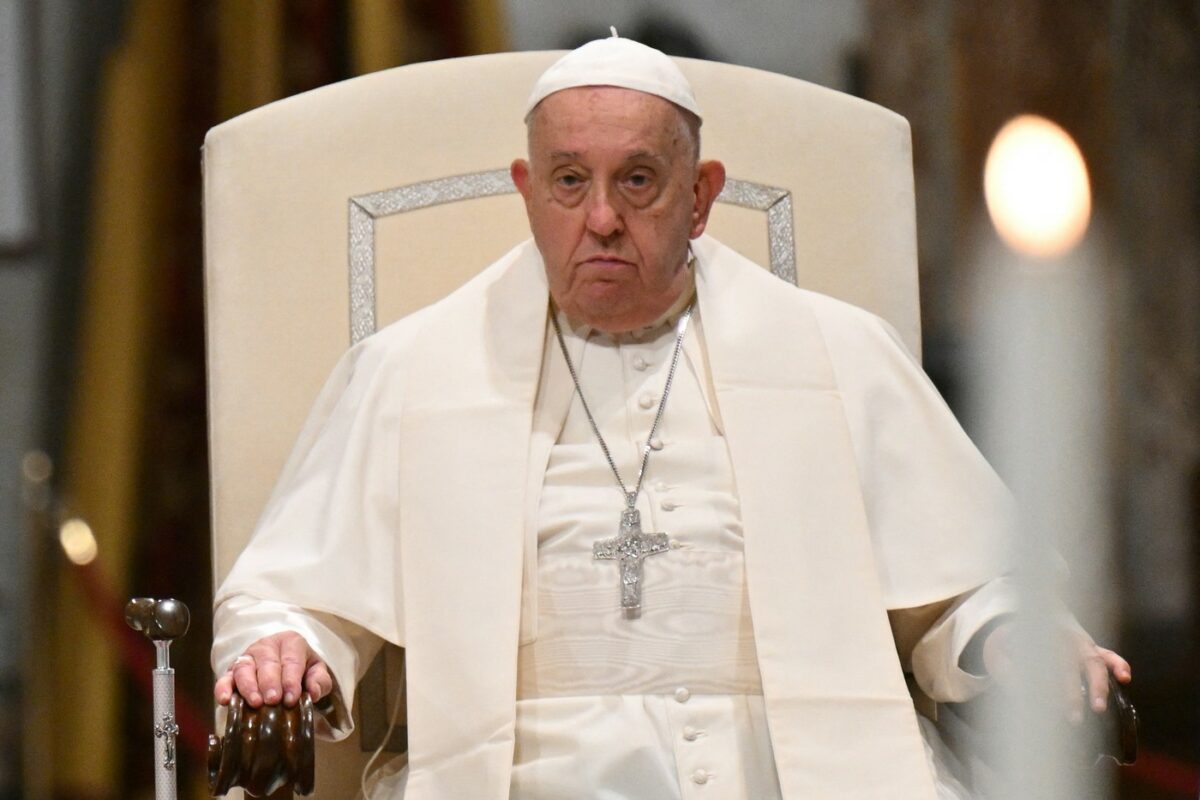 ”Papa Francis este foarte probabil aproape de moarte”! I-au cedat rinichii