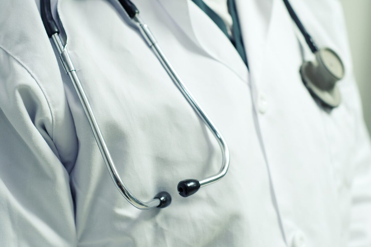 Orașul din România în care medicii au salarii de 5.000 sau 10.000 de euro. Care este motivul