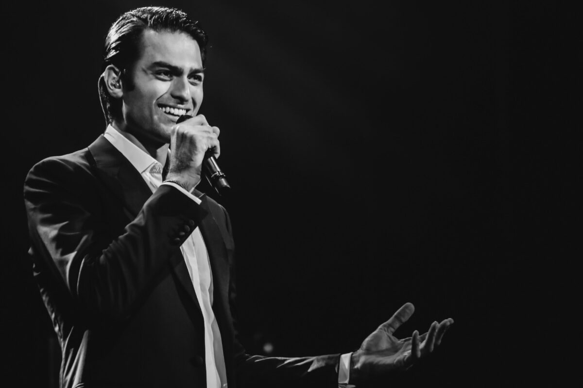Matteo Bocelli, fiul celebrului Andrea Bocelli, a transmis un mesaj tuturor mamelor și femeilor din România