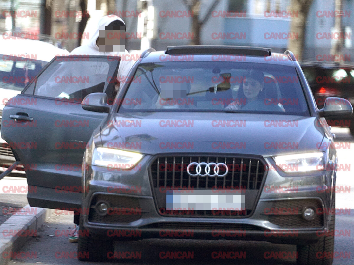 Laura Giurcanu își ia prietenii din drum și se îndreaptă cu toții spre un showroom auto