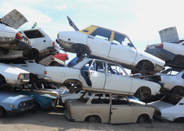 Începe radierea mașinilor din oficiu! Proprietarii vor avea mașinile scoase din circulație în mod automat