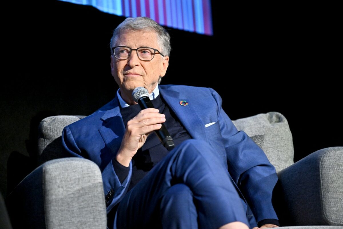Bill Gates rupe tăcerea după evoluția AI! Ce profesii vor supraviețui inteligenței artificiale