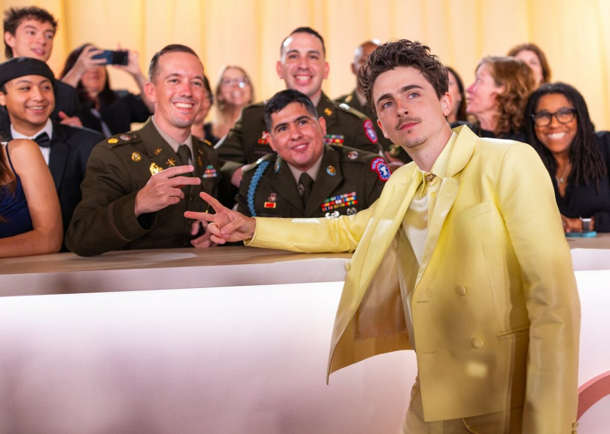 Cele mai neinspirate ținute de la Premiile Oscar 2025. Aparițiile care au lăsat de dorit