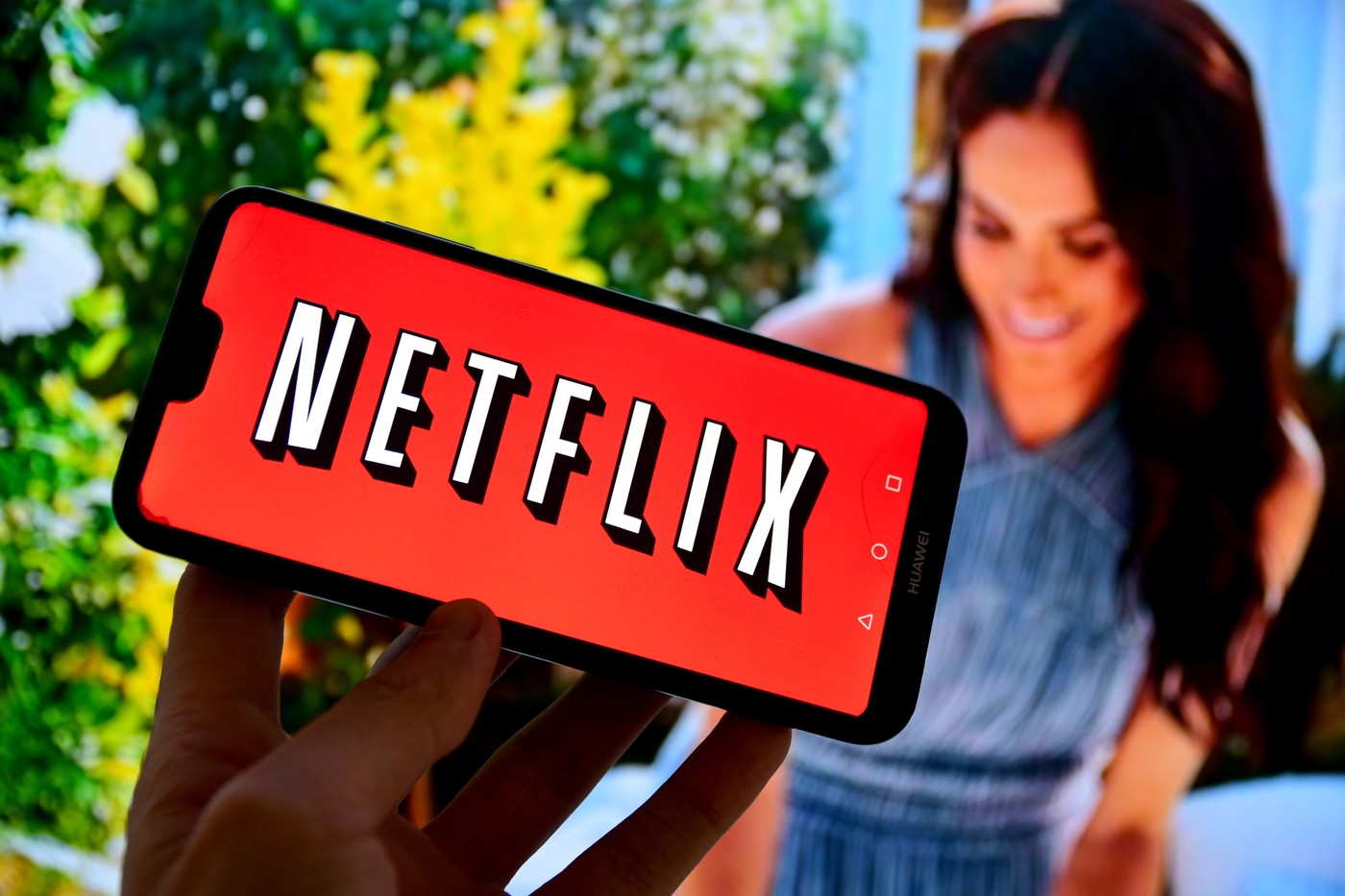 Țeapa de 11 milioane de dolari pe care Netflix și-a luat-o de la un producător! Au bătut palma, dar apoi…