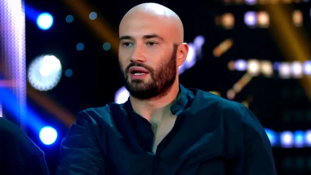 Mihai Bendeac, criticat după ce și-a făcut o poza în lift. Imaginea i-a enervat pe fani: „Din covoarele de pe Temu?”
