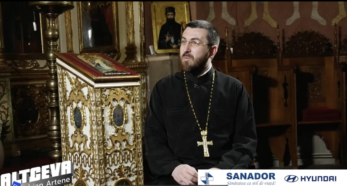 Care este, de fapt, semnificația mâțișoarelor agățate în jurul icoanelor?  Părintele Victor Lucian Georgescu, la altceva cu Adrian Artene: „Era depusă…”