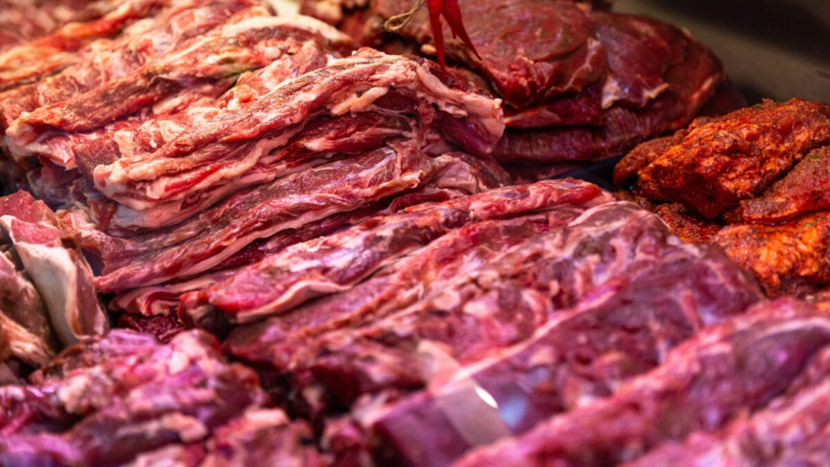 Imagine Stire Cât costă carnea de miel, cu 16 zile înainte de Paște? S-a scumpit cu până la 240% | 2review.ro