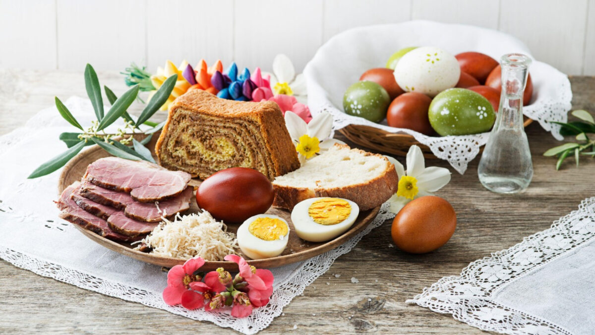 Imagine Stire Cât costă ouăle înainte de Paște 2026. Magazinele unde le găsești mai ieftin | 2review.ro