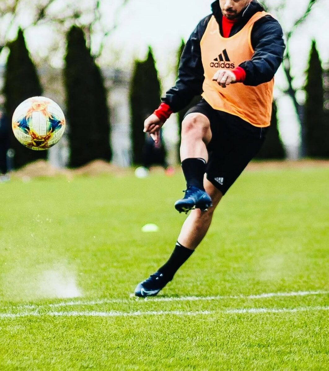 Imagine Stire Fostul coleg al lui Ianis Hagi mai are 2-5 ani de trăit! Ce verdict crunt a primit de la medici fotbalistul de la nationala României | 2review.ro