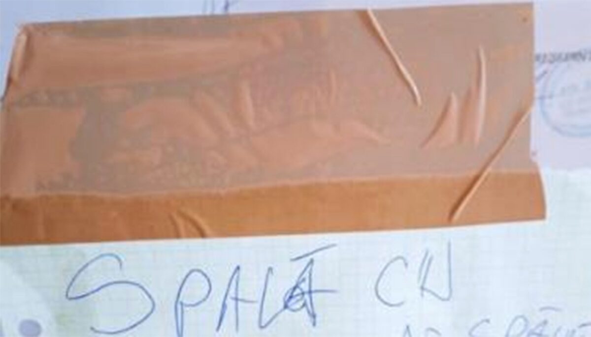 Mesaj devenit viral, postat de un clujean exasperat de vecinul lui, care făcea curățenie de Paște: „Spală cu…”