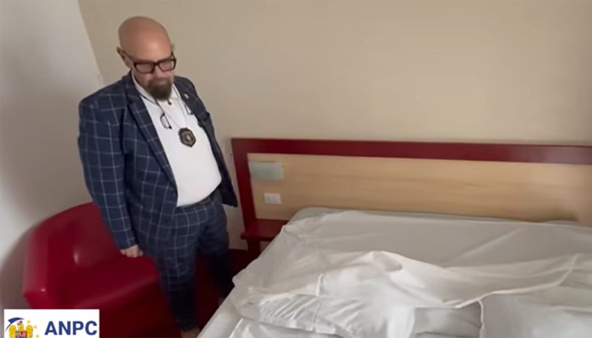 Piedone a intrat într-un hotel de 3 stele de pe litoral. Ce a găsut șeful ANPC pe pat, în cameră