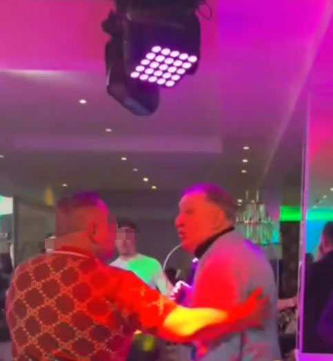 Vali Vijelie, momente tensionate la o petrecere