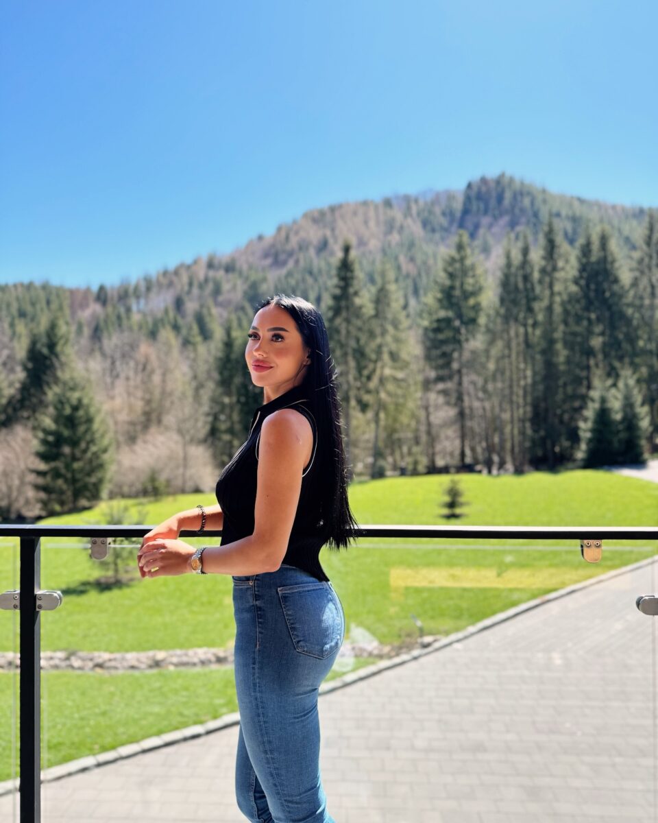 Ella Tina a ratat vacanța în America, așa că a trebuit să petreacă Paștele acasă