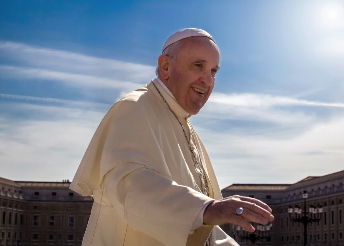 Obiect din România, pus în sicriul Papei Francisc. Ce este, de fapt: „Rămâne… până în ziua de apoi”
