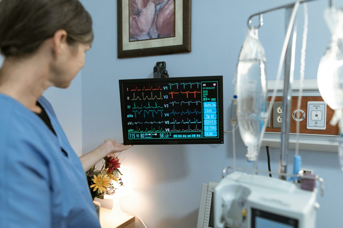 Un cunoscut trapper român, în comă la spital! E în stare gravă, după o bătaie încasată pe litoral: „Are 1% șanse”
