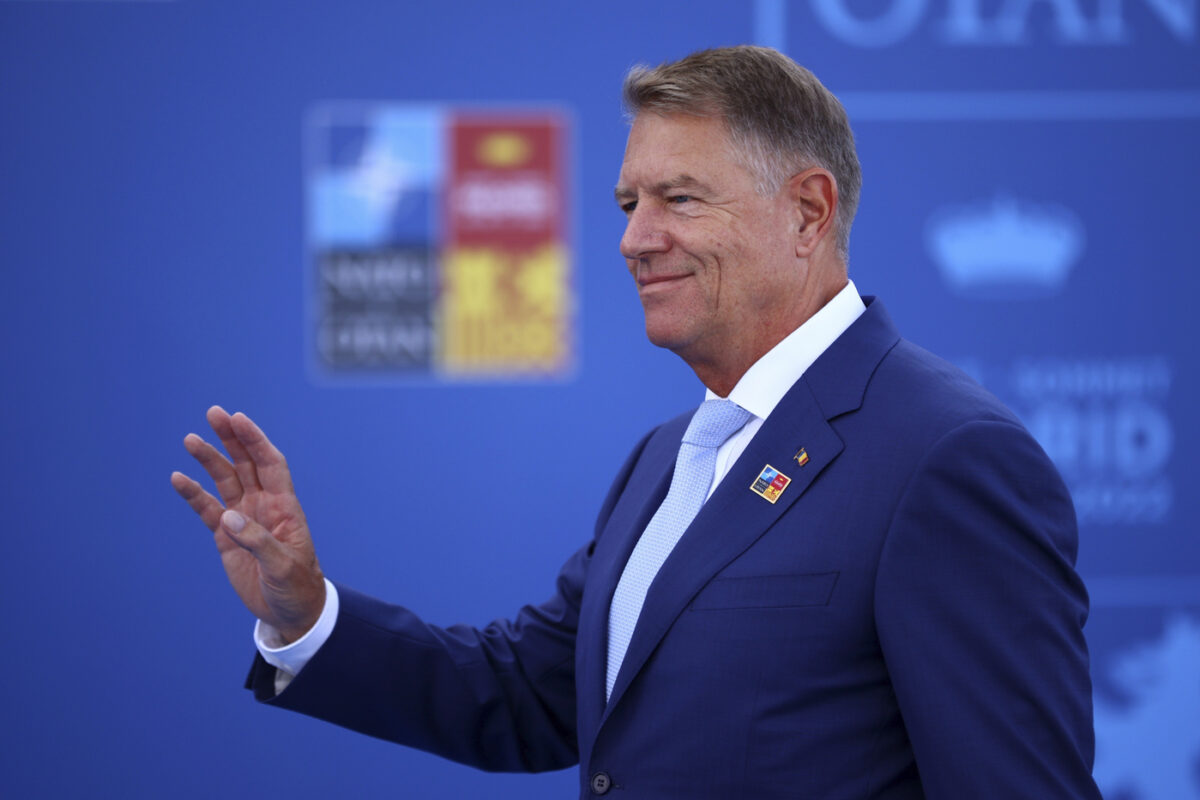 S-a detașat total! Unde a fost surprins Klaus Iohannis în ziua alegerilor prezidențiale