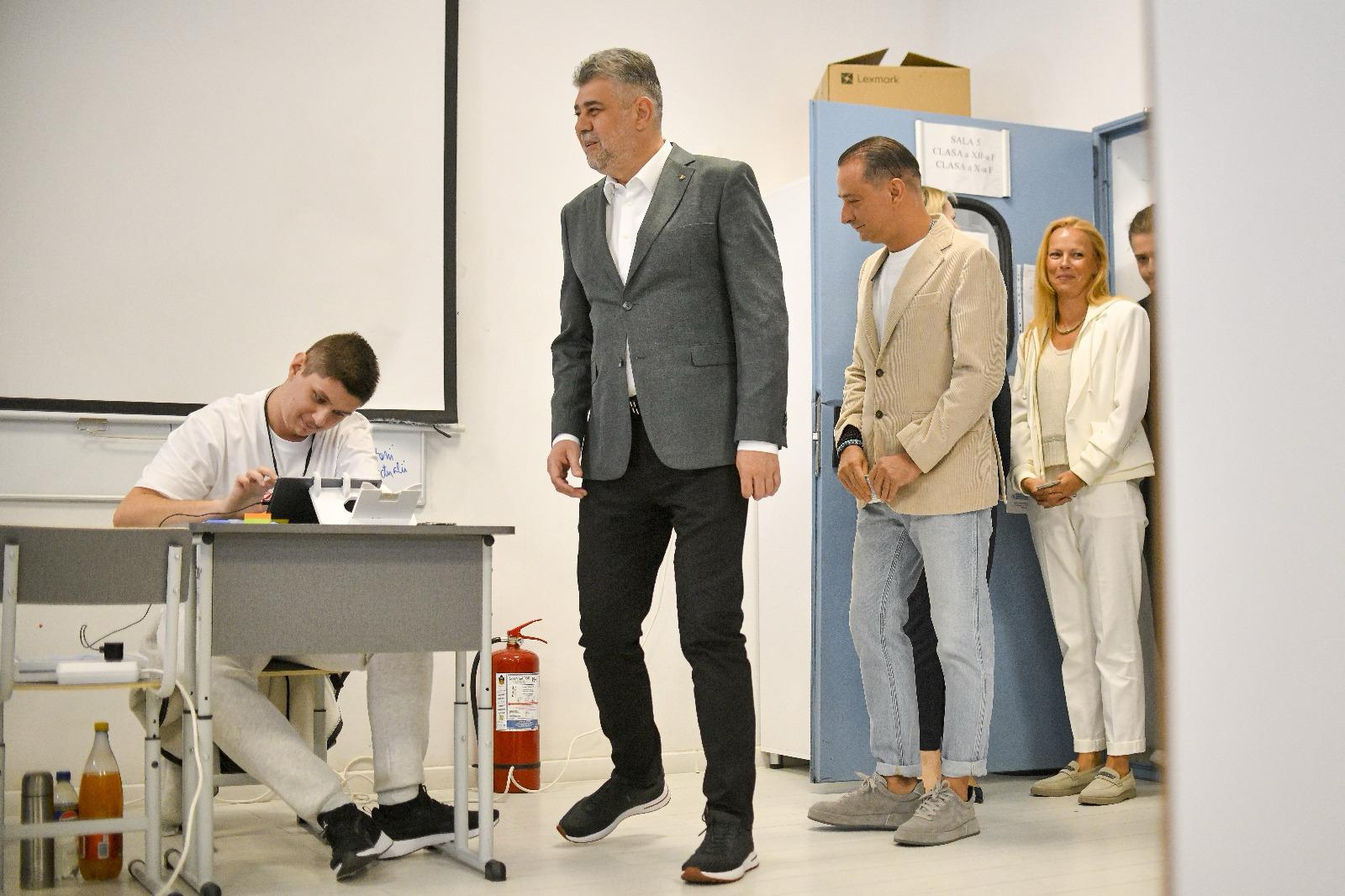 Marcel Ciolacu s-a îmbrăcat lejer. foto: Andreea Alexandru/Mediafaxfoto.ro