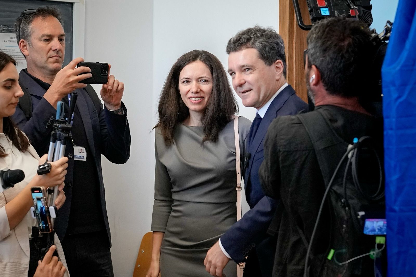 Nicușor Dan și soția sa au ales ținute sobre. foto: Andreea Alexandru/Mediafaxfoto.ro