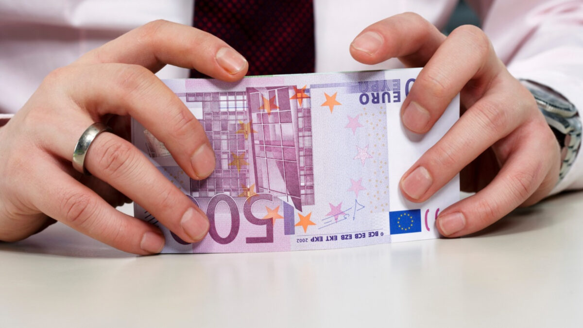 Românii care primesc 200.000 de euro de la stat, din octombrie 2025. Care sunt condițiile