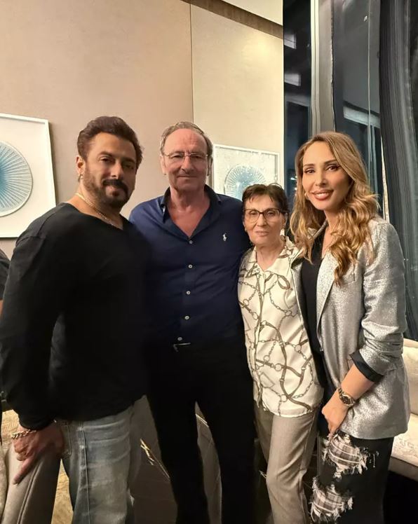 Iulia Vântur le-a făcut cunoștință părinților cu Salman Khan