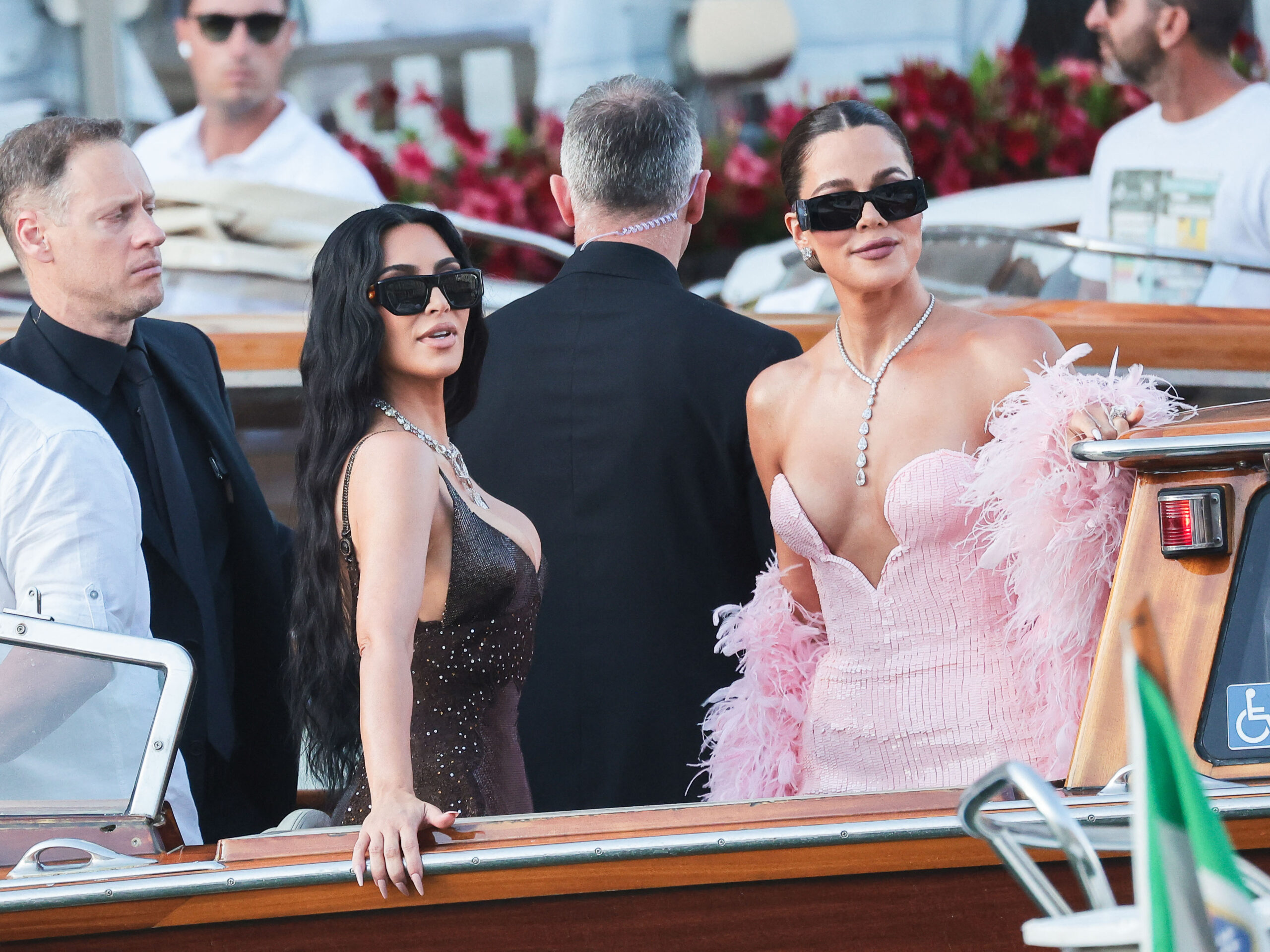 Kim Kardashian la nunta lui Jeff Bezos. sursă - Hepta.