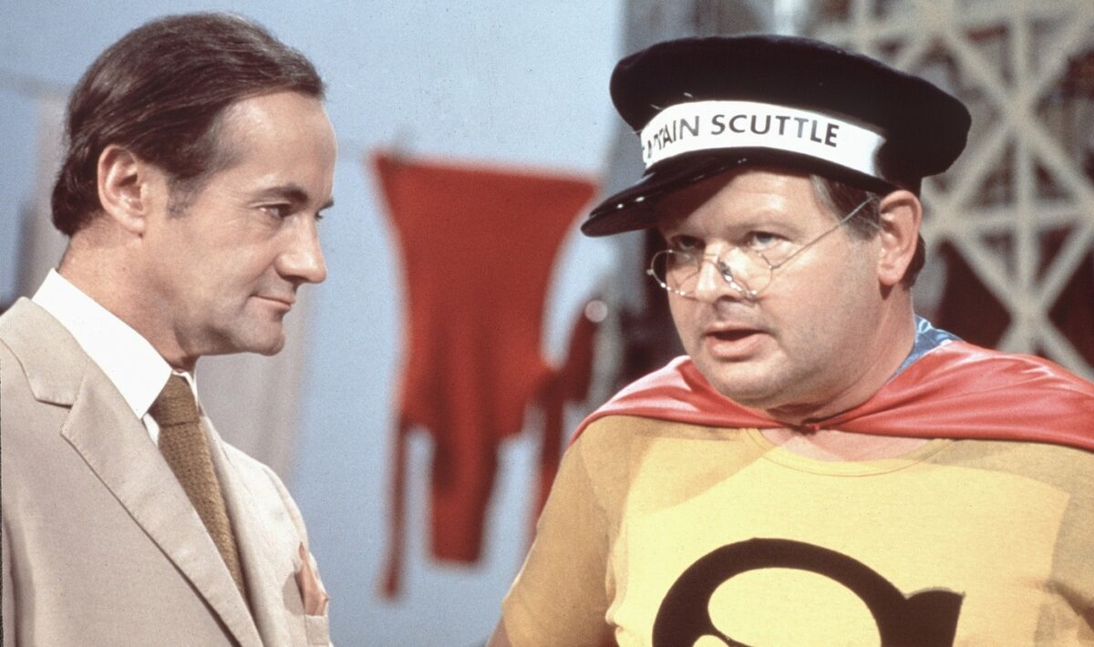 Îți mai aduci aminte de Benny Hill? Ce s-a întâmplat, de fapt, cu averea regretatului actor