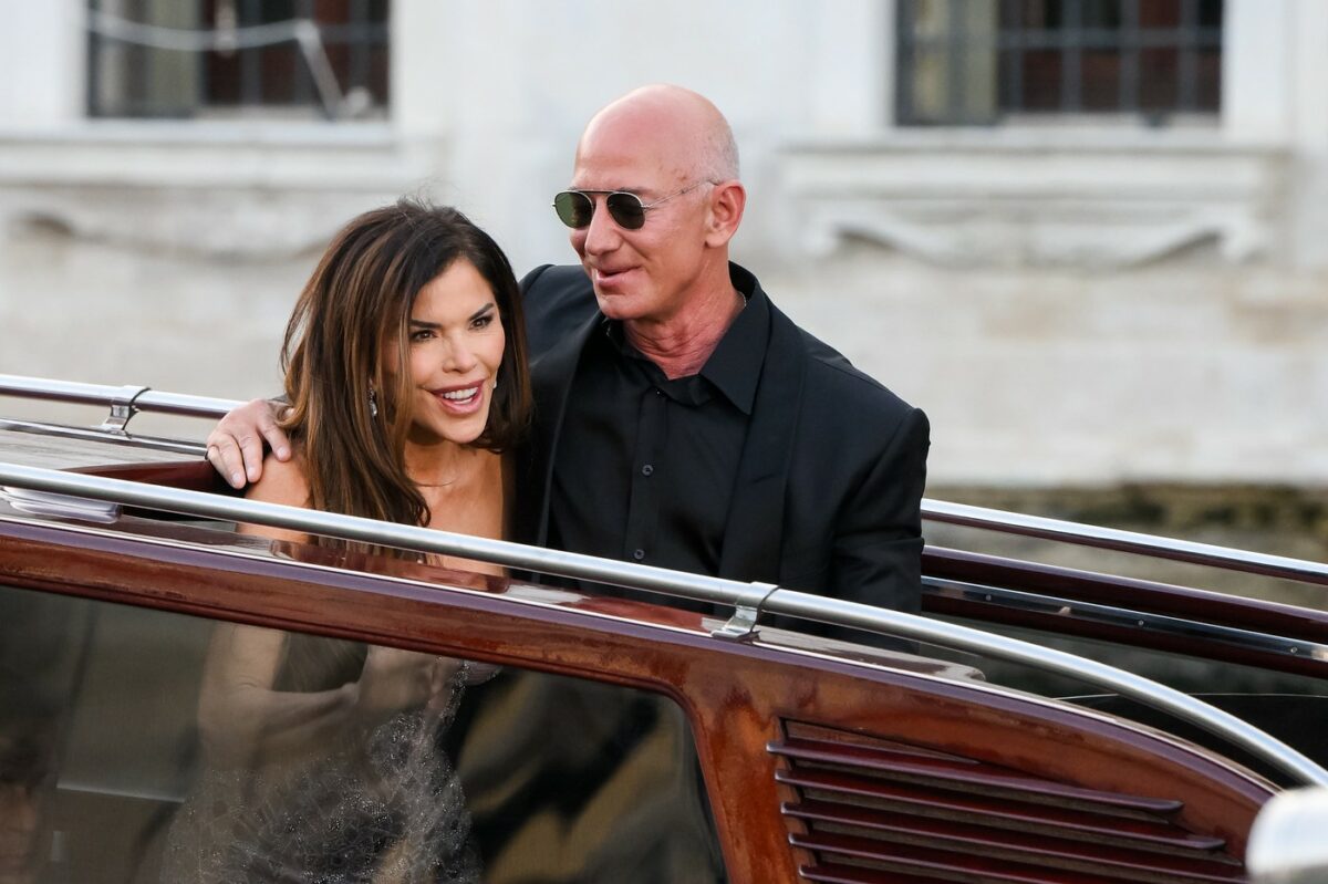 Ce contract prenupțial ar avea Jeff Bezos și Lauren Sánchez. Sunt unul dintre cele mai bogate cupluri